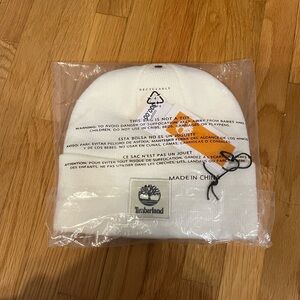 timberland beanie with tonal logo patch white (New with tag)
